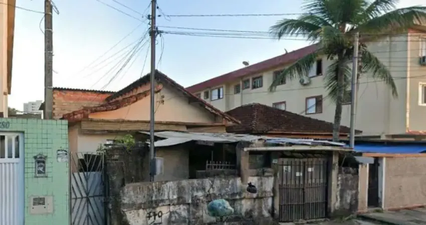 Casa à venda na Rua Dona Anita Costa, 770, Vila Voturua, São Vicente