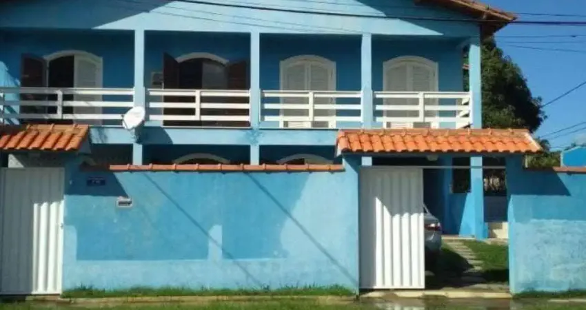 Casa à venda na Avenida Araruama, 100, Novo Horizonte, Araruama