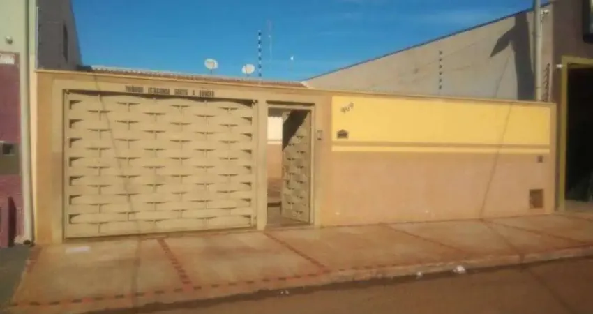 Casa com 2 quartos à venda na Avenida José Flores, 909, Centro, Guaíra