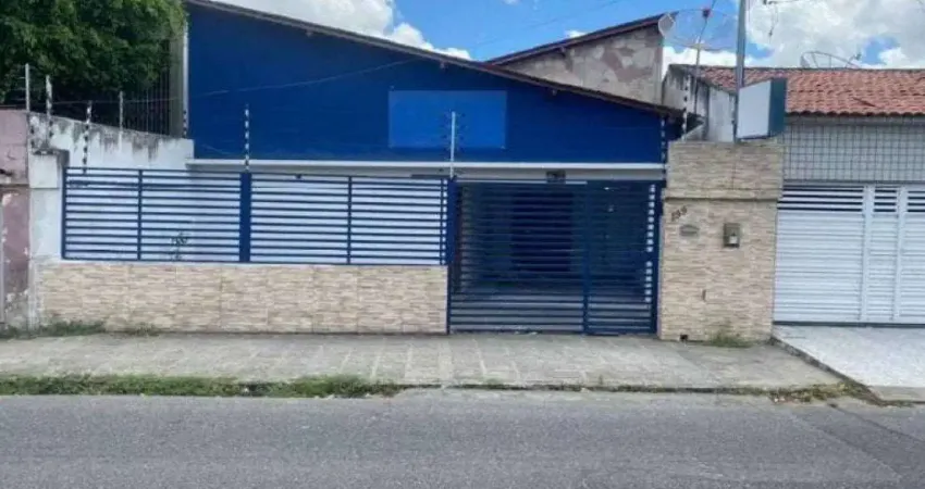 Casa à venda na Rua Dom Pedro I, 199, São José, Campina Grande