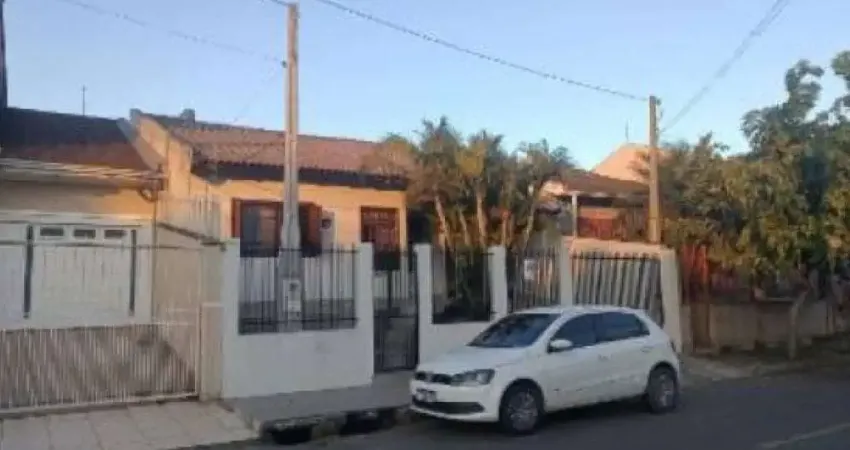 Casa à venda na Rua Carlos Leopoldo Schüller, 662, Parque da Matriz, Cachoeirinha