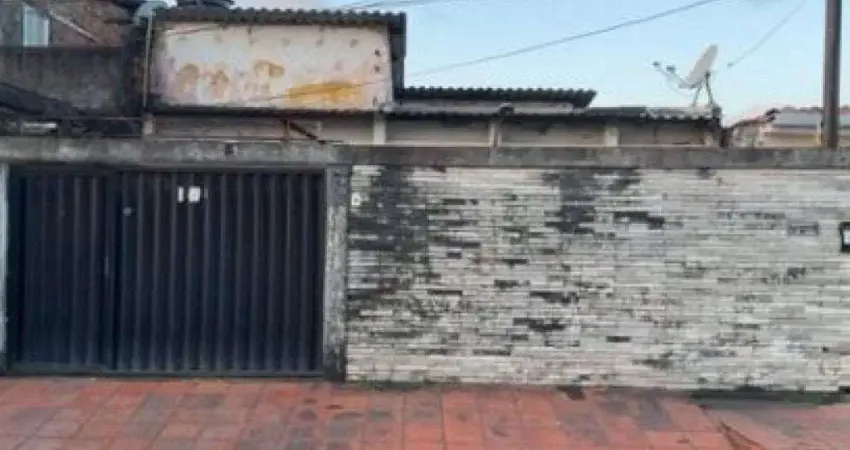 Casa à venda na Rua Dez de Janeiro, 82, Cordeiro, Recife