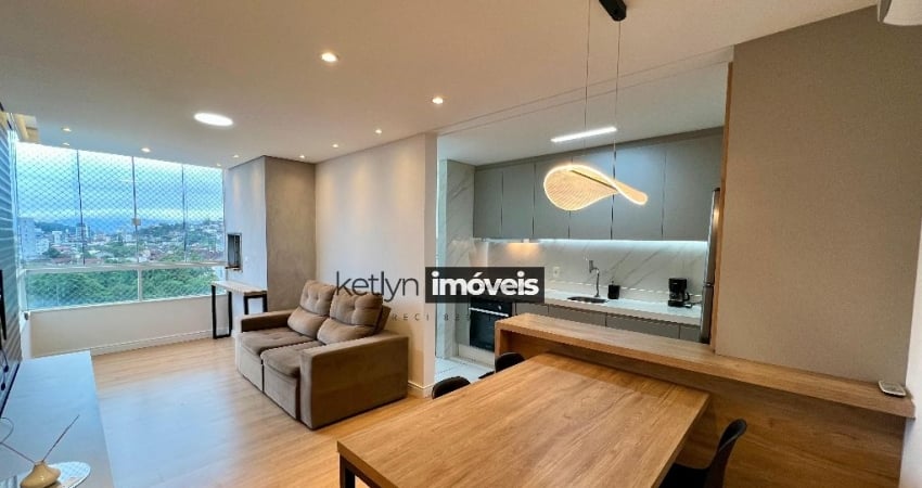 Apartamento mobiliado com 3 dormitórios