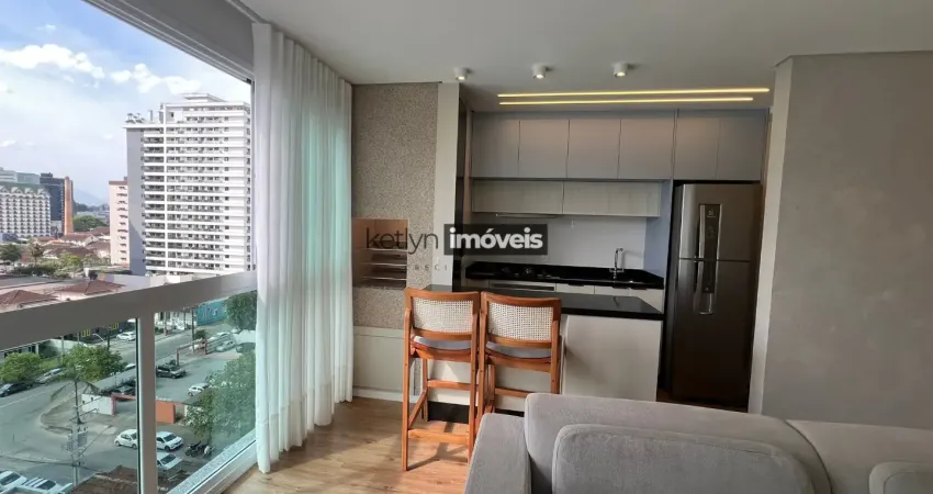 Apartamento todo mobiliado no centro com  1 suíte + 1 dormitório