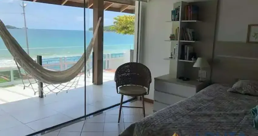 Casa à venda no Ingleses, de frente para o mar, Florianópolis/SC