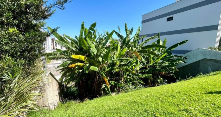 Terreno à VENDA em condomínio de alto padrão no Estreito em Florianópolis/SC.