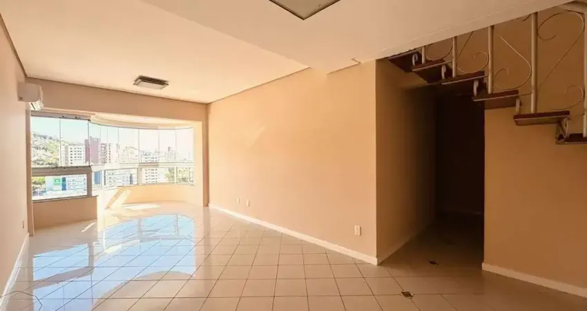 Cobertura à venda tipo duplex com 3 quartos no Centro de Florianópolis/SC