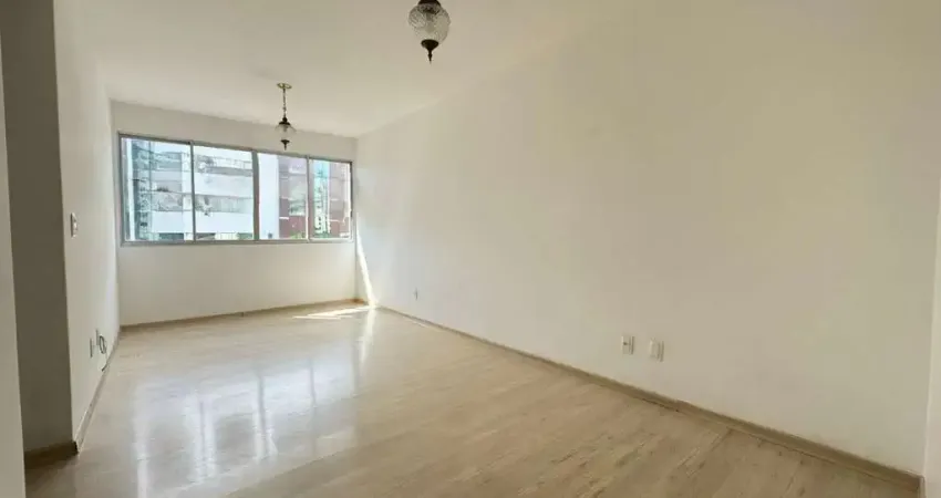 Apartamento à venda em frente ao Shopping Beira Mar em Florianópolis/SC