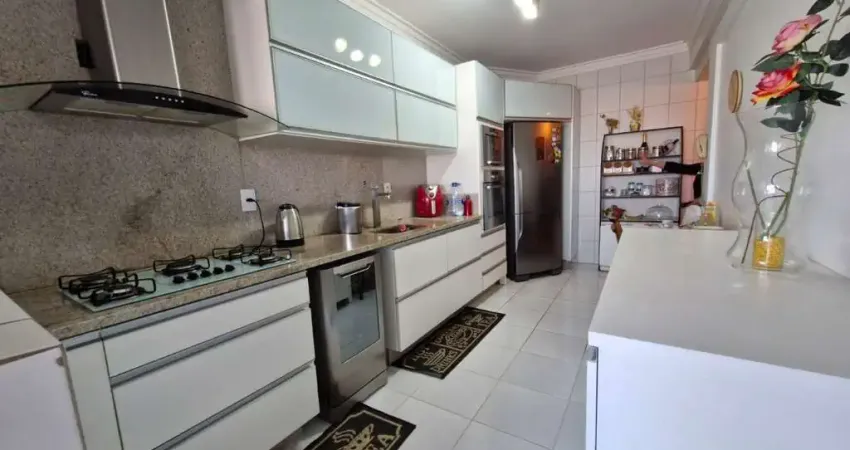Apartamento à venda no estreito, à 500 metros da beira mar continental, florianópolis/sc