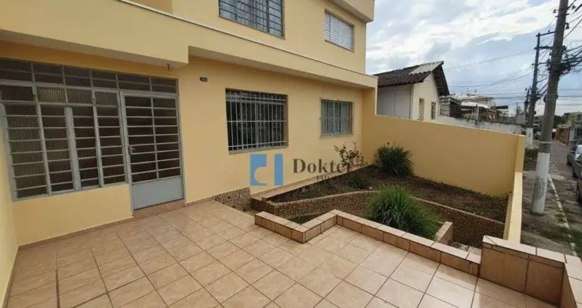 Casa em Vila, oferecendo um ambiente calmo e familiar. Com 3 dormitório e vaga, próxima à Av. Itaberaba em uma localização super privilegiada