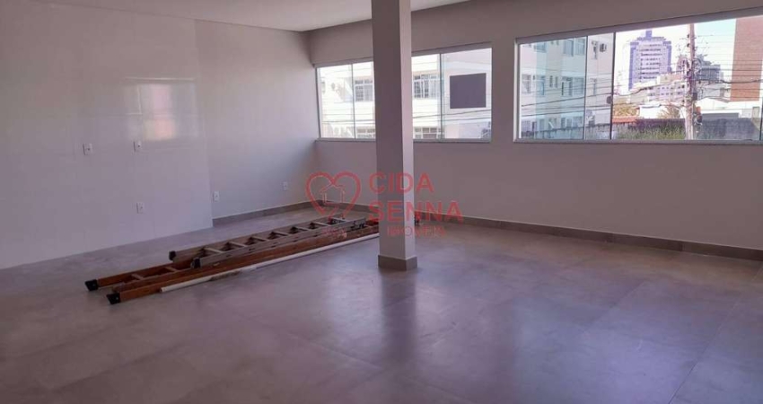 DESOCUPADA - 02 PISOS - 03 DORMS EM CADA PISO - GARAGEM