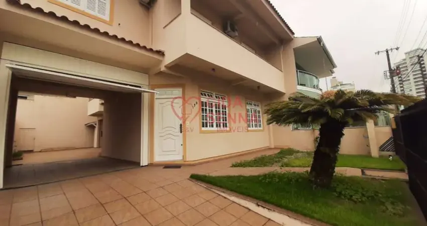 ACEITO IMÓVEL DE MENOR VALOR CASA BELÍSSIMA DESOC 5 DORMS VGS P/ 6 CARROS