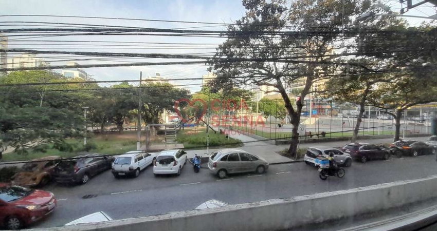 FANTÁSTICA 291 m² COM MEZANINO 3 BANHEIROS E COZINHA