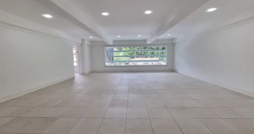 Apartamento amplo de 3 quartos , vista livre e andar alto no centro de teresópolis