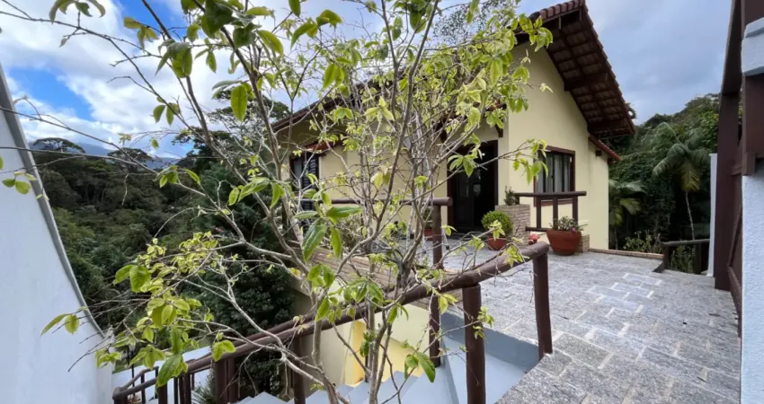 Casa alto padrão com total privacidade no condomínio da cbf gleba 6 , comary