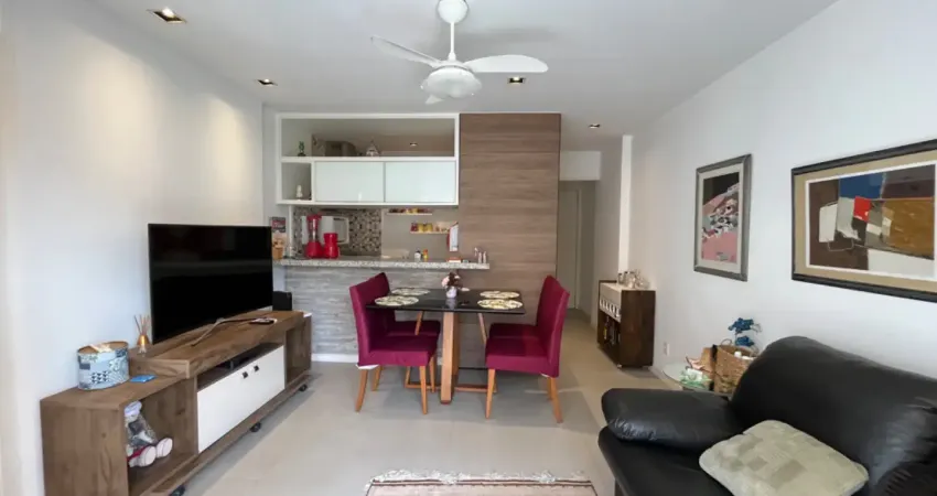 Lindo apartamento mobiliado no alto próximo a faculdade e todo o comércio