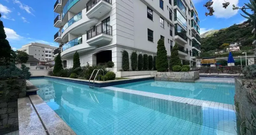 Apartamento sofisticado com vista deslumbrante para a serra dos órgãos