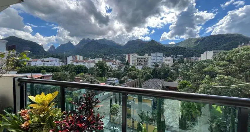 Apartamento sofisticado com vista deslumbrante para a serra dos órgãos