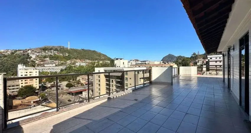 Cobertura em agriões com 3 quartos próximo de todo o comércio.