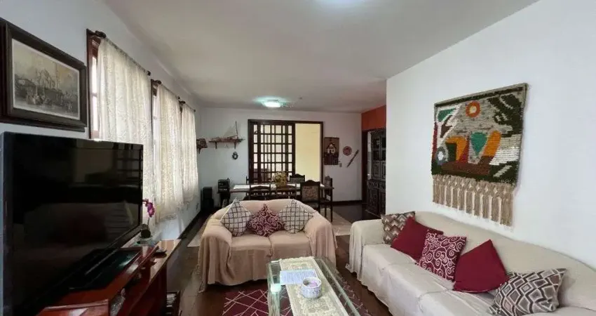 Casa com vista para as montanhas – 123m² em condomínio completo
