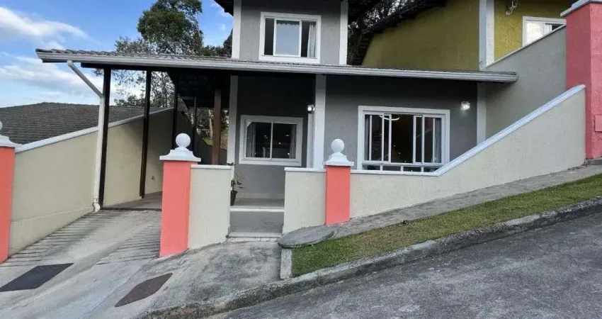 Linda casa em condomínio com fino acabamento –estuda permuta !!