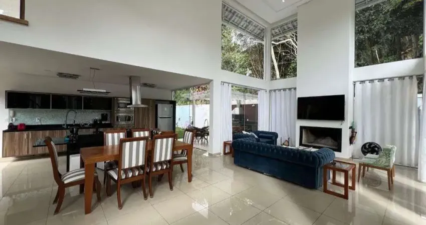 Casa com 4 quartos à venda em condomínio de alto padrão em teresópolis!