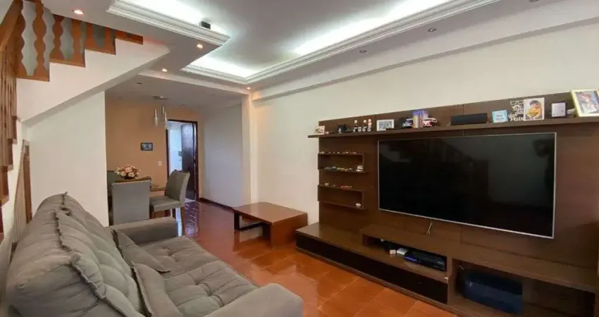 Casa no centro de teresópolis com logística que possibilita fazer tudo a pé