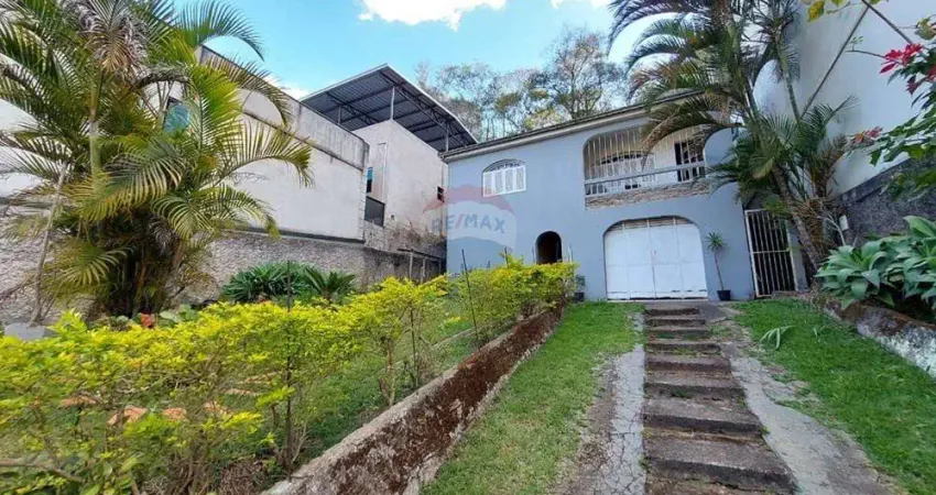 Casa completa em são pedro com espaço gourmet, forno a lenha e 3 vagas!