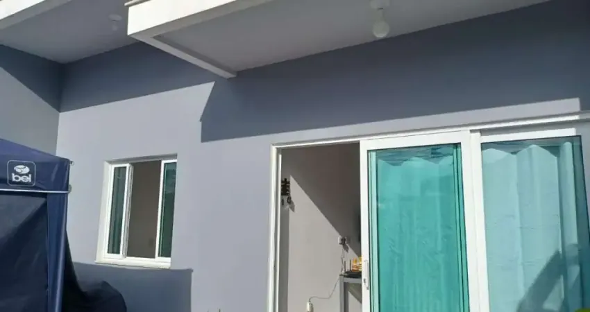 Ótima casa a venda em guaratuba sendo três quartos (1 suíte) mais sala copa e cozinha planejada