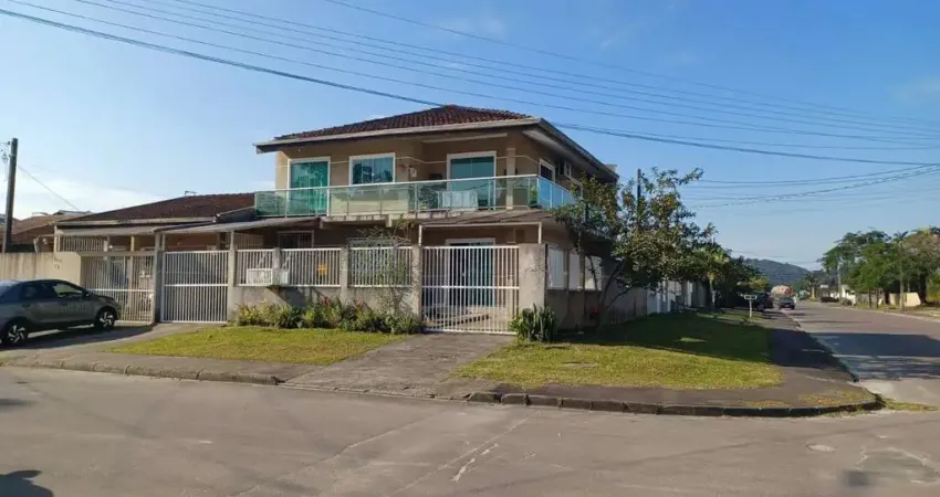 Otimo sobrado para investimento em guaratuba, sendo 2 moradias (terreo e superior)