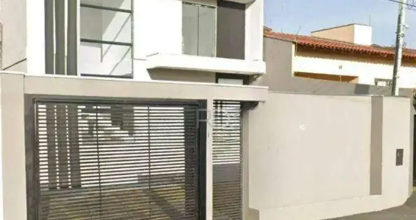 Sobrado com 3 dormitórios à venda, 216 m² por R$ 989.900,00 - Califórnia - Londrina/PR