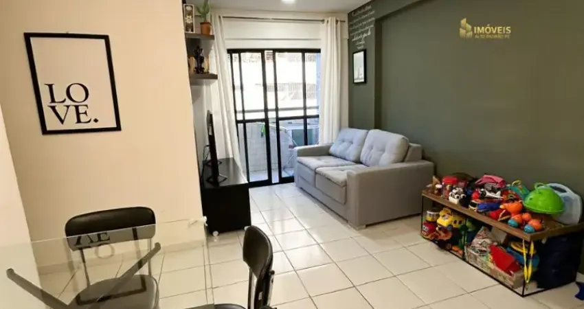 Apartamento reformado, suite master com closet, sala ampla, varanda, cozinha planejada e condomínio com lazer de clube e segurança 24 horas