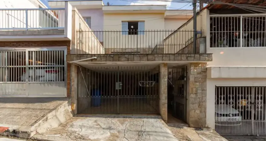 Aconchegante casa tipo para venda com 4 quartos, sendo 1 suíte, 175m²