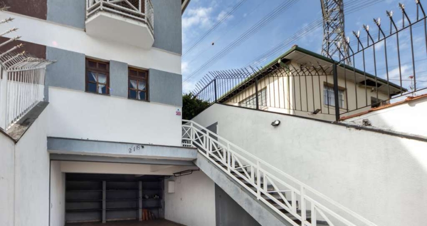 Atraente casa tipo para venda com 3 quartos, sendo 1 suíte, 182m²