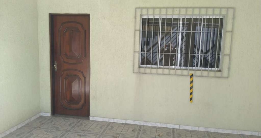 Versátil sobrado para venda com 3 quartos, sendo 1 suíte, 81m²