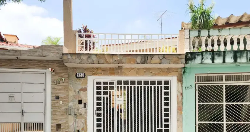 Confortável casa tipo para venda em conjunto residencial vista verde com 3 quartos, sendo 1 suíte, 127m²