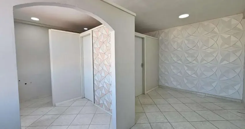 Sala comercial com 1 sala para alugar na Praça Saiqui, 40, Vila Valqueire, Rio de Janeiro