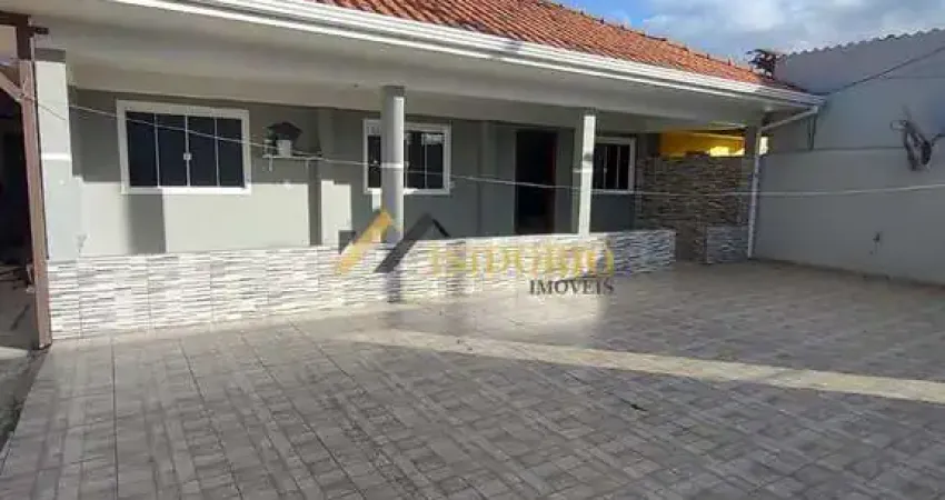 BELÍSSIMA CASA!!! 03 QTOS., AMPLO TERRENO, 05 VAGAS DE GAR.