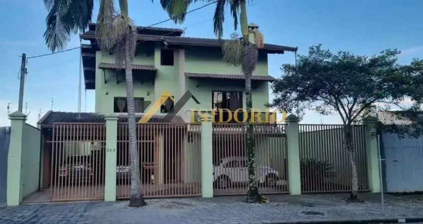 TRIPLEX EM PINHAIS! 04 QUARTOS, SUÍTE C/ HIDRO., SACADA, JARDIM