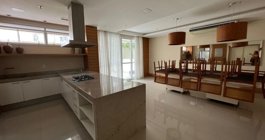 Excelente apartamento localizado em Rua nobre do Ingá.Sao 3 quartos com suíte e 2 vagas na escritura.