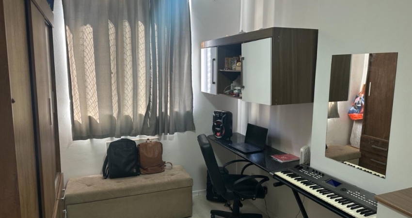 Apartamento reformado,varanda,sala,2 quartos  e 1 vaga