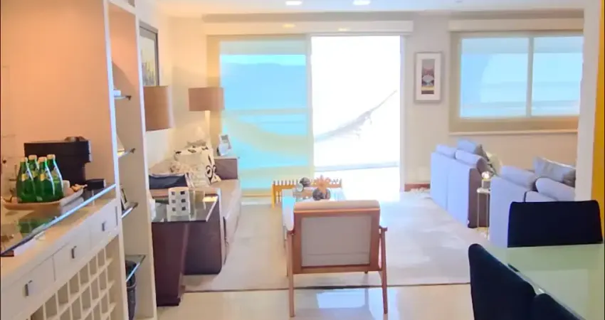 Imóvel localizado na Boa Viagem :Vista frontal para o mar e lateral para o Rio,4 quartos sendo 2 suítes,4 vagas(solta)