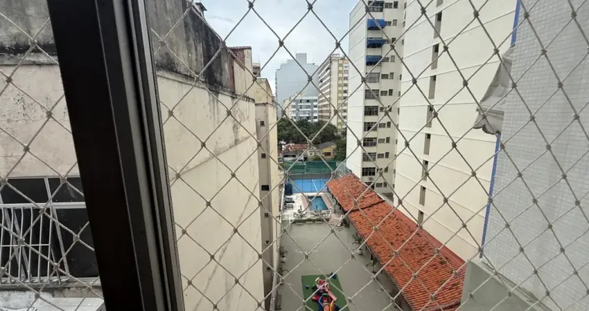 Ingá:2 quartos com suíte e 1 vaga.Rua nobre prédio com m piscina