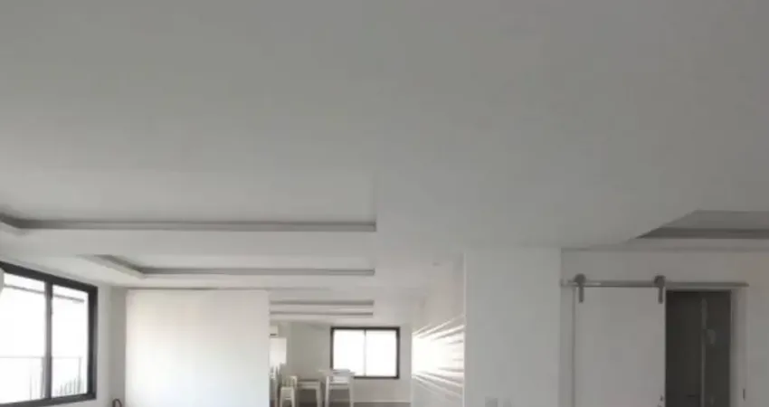 Excelente cobertura duplex,ampla ,composta de 3 quartos com 1 suíte,varanda ,churrasqueira e piscina.