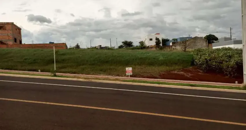 Terreno com 607 m², a cima do Nível da rua, a venda no Vederti, em Chapecó.