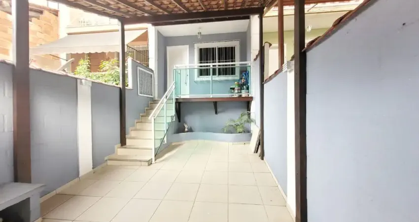 CASA AMPLA E MODERNA À VENDA NO BAIRRO CALIFÓRNIA – NOVA IGUAÇU