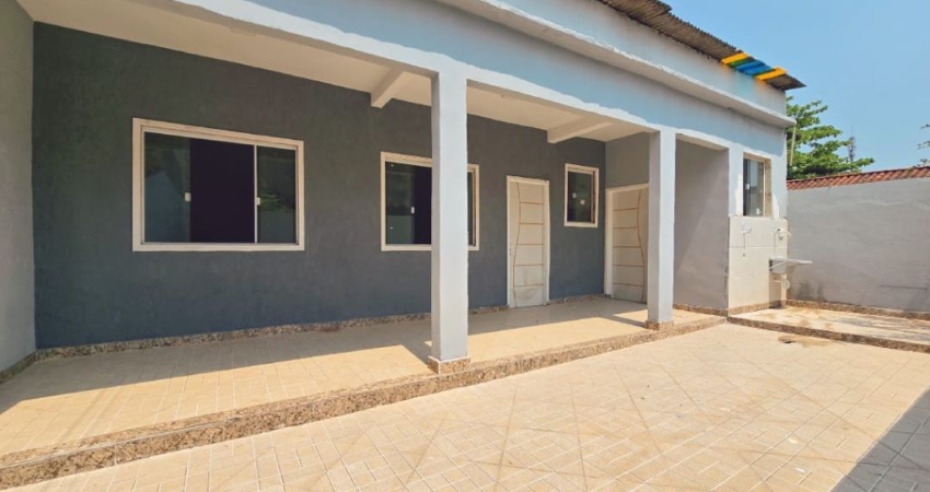 Linda casa linear com quintal em nova Iguaçu