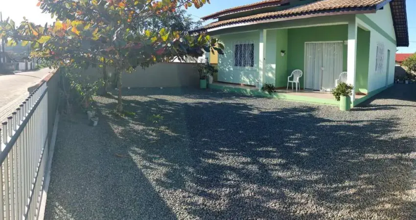 Casa para Venda em Barra Velha, Itajuba, 3 dormitórios, 1 suíte, 2 banheiros, 4 vagas