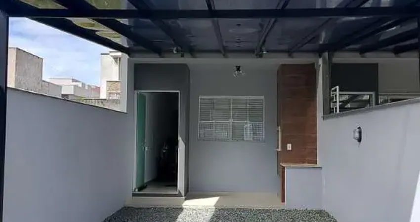 Casa para Venda em Balneário Piçarras, Itacolomi, 2 dormitórios, 1 suíte, 2 banheiros, 2 vagas