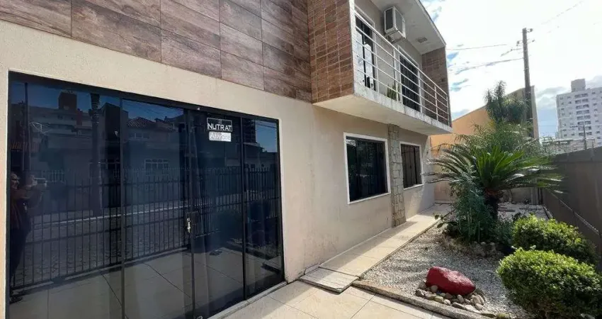 Casa para Venda em Itajaí, DOM BOSCO, 4 dormitórios, 2 suítes, 5 banheiros, 2 vagas